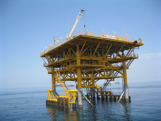  Нефтедобывающая платформа БЛОК-4, Каспийское море
